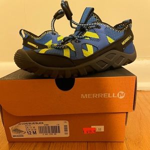 Like new Merrill Kids Water Shoes Size 12